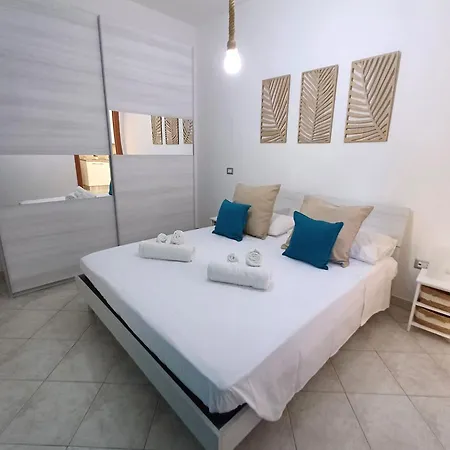 Station House * Formia